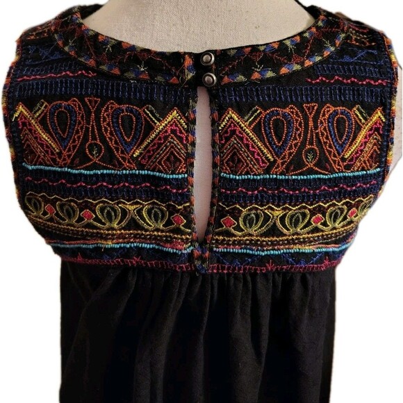 Anthropologie Top Size 2 Black Embroidered Cotton Keyhole Button Sleeveless - Picture 6 of 10